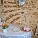 Au Clair De Jacuzzi Et Jardin Privatifs Pour La Romance