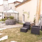 Au Clair De Jacuzzi Et Jardin Privatifs Pour La Romance