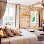 Au Clair De Jacuzzi Et Jardin Privatifs Pour La Romance 4*