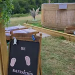 Au Clair De Jacuzzi Et Jardin Privatifs Pour La Romance Vianne