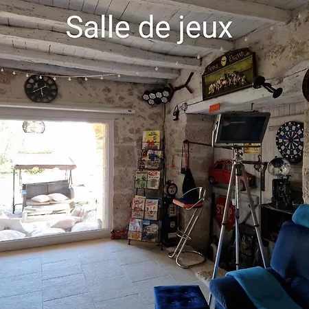 Au Clair De -vue Panoramique-bulle De Fraicheur Piscine 10m2 Hors Sol -chambres Independantes- Romance Avec Jardin Et Jacuzzi Privatifs-calme Vianne