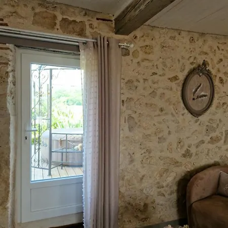 Gasthof Au Clair De -vue Panoramique-bulle De Fraicheur Piscine 10m2 Hors Sol -chambres Independantes- Romance Avec Jardin Et Jacuzzi Privatifs-calme