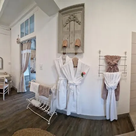 Guest house Au Clair De Ce Sont Les Petits Details Qui Font La Difference 4*