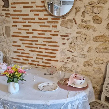 Au Clair De - Calme- Jardin Privatif Avec Jacuzzi Romance -vue Panoramique - Independantes