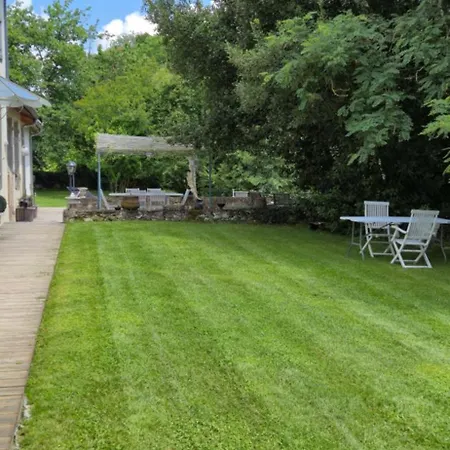 Au Clair De -vue Panoramique-bulle De Fraicheur Piscine 10m2 Hors Sol -chambres Independantes- Romance Avec Jardin Et Jacuzzi Privatifs-calme * Vianne