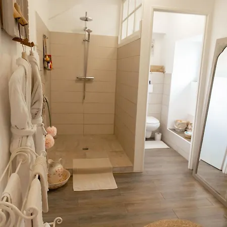 Guest house Au Clair De Ce Sont Les Petits Details Qui Font La Difference 4*