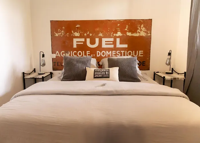 Au Clair De -un Ecrin De Douceur Ou Chaque Detail Est Pense Pour Vous Gæstehus 4*