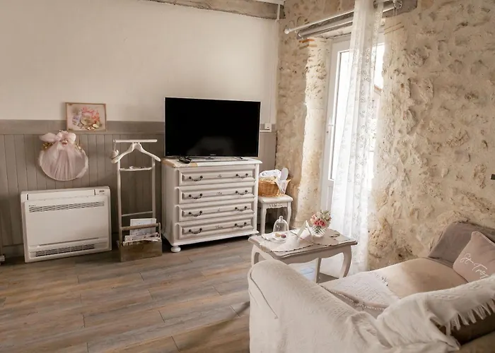 Au Clair De -un Ecrin De Douceur Ou Chaque Detail Est Pense Pour Vous Gæstehus 4*